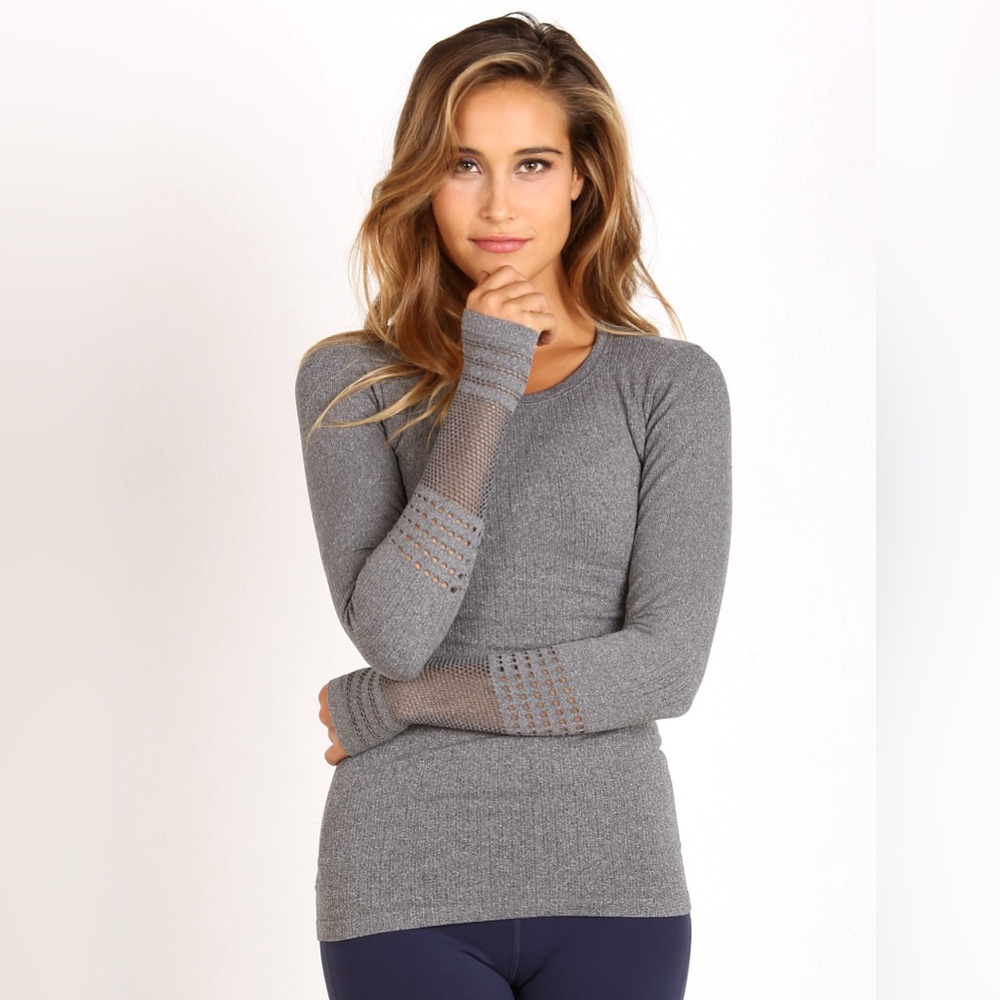 Alo North Star Seamless Long Sleeve Top in Gray